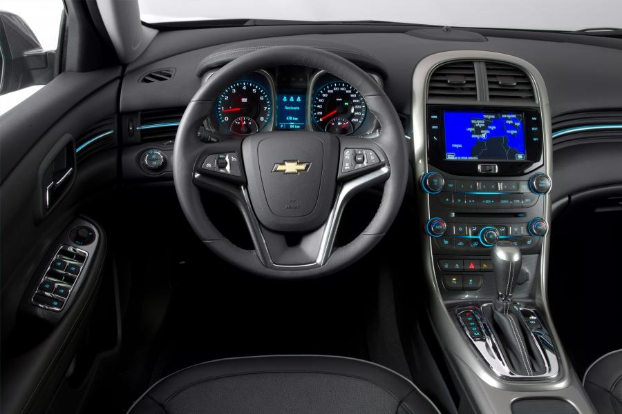  Chevrolet Malibu 2012 года  (EU) (фото 27 из 105)